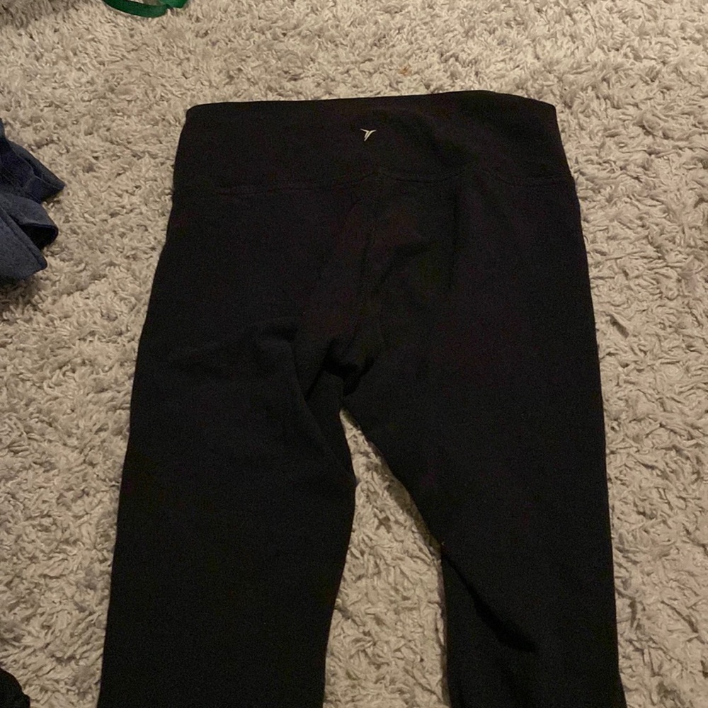 old navy active, size medium, willing to negotiate